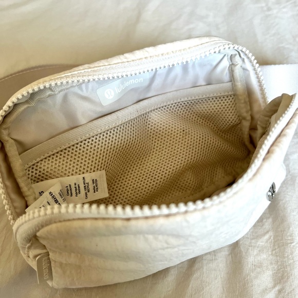 Lululemon Fanny pack - Picture 4 of 5